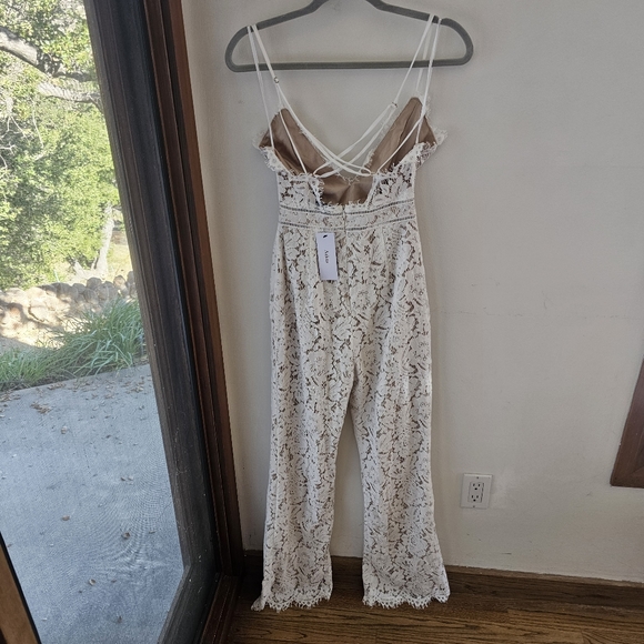 Aakaa White Lace Jumpsuit Sz XS NWT - Picture 6 of 10